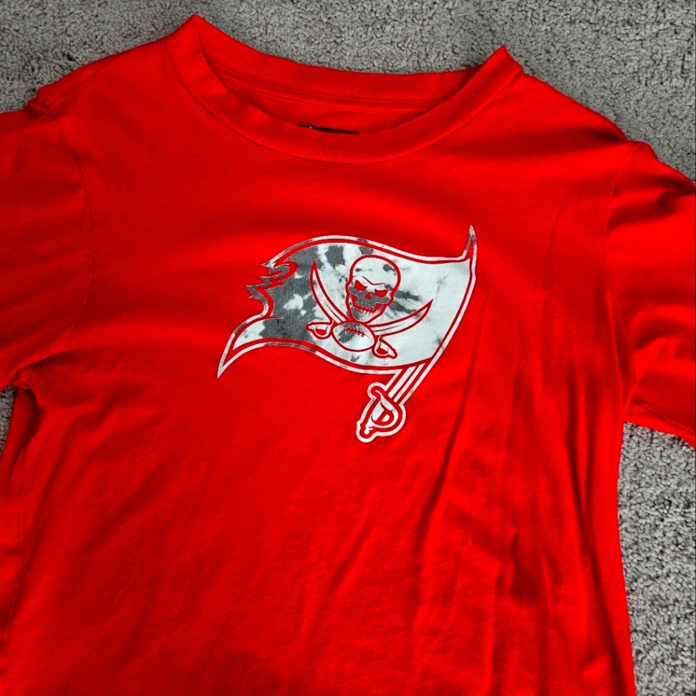 Tampa Bay Bucs long sleeve shirt